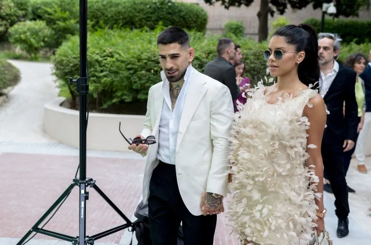 Je li UFC prvak varao jednu od najljep&scaron;ih žena svijeta? Otkrio ga jedan detalj