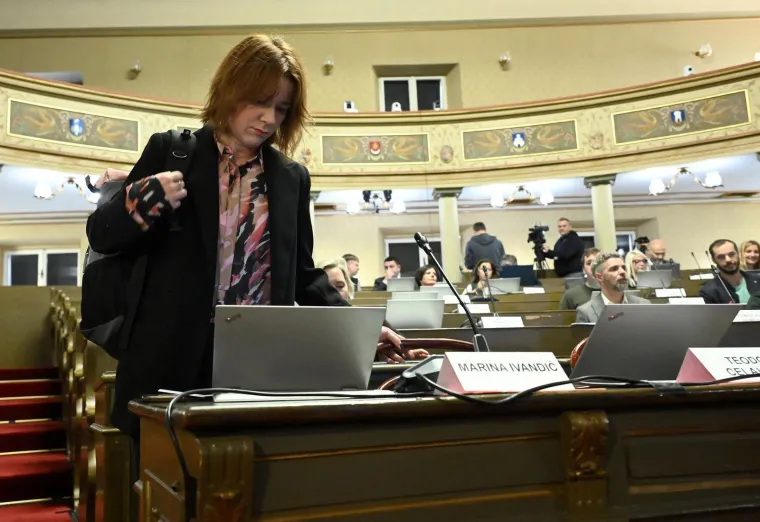 Tko je žena kojoj su dali neto plaću od 3600 eura? Peternel: 'Ne radi se apsolutno ni&scaron;ta'