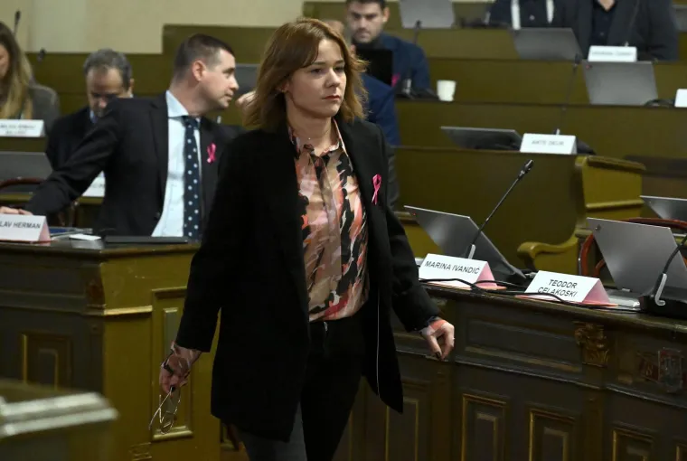 Tko je žena kojoj su dali neto plaću od 3600 eura? Peternel: 'Ne radi se apsolutno ništa'