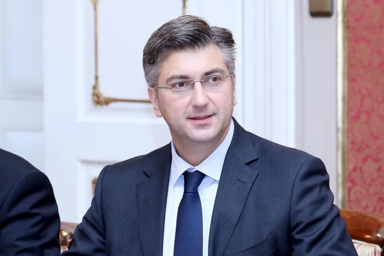 Devet godina vodi hrvatsku Vladu: Pogledajte kako se Plenković mijenjao, promjena je ogromna