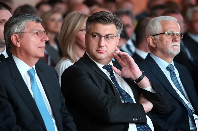 Devet godina vodi hrvatsku Vladu: Pogledajte kako se Plenković mijenjao, promjena je ogromna