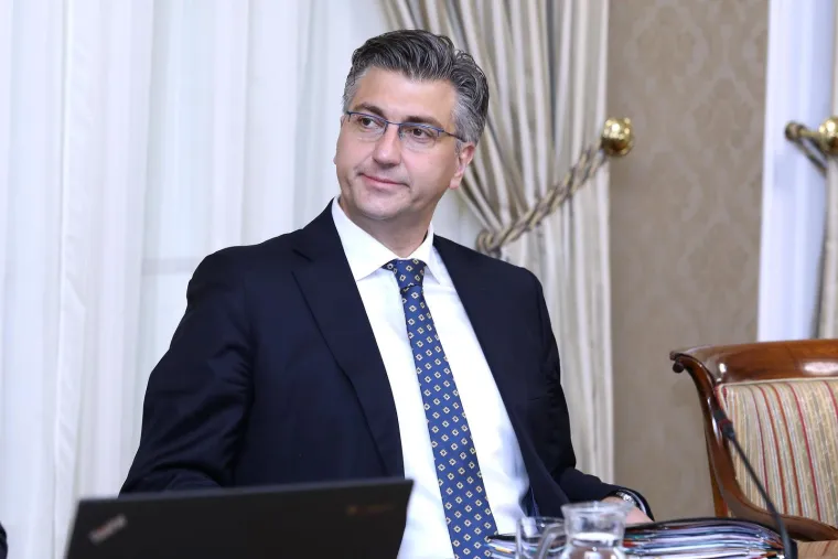 Devet godina vodi hrvatsku Vladu: Pogledajte kako se Plenković mijenjao, promjena je ogromna