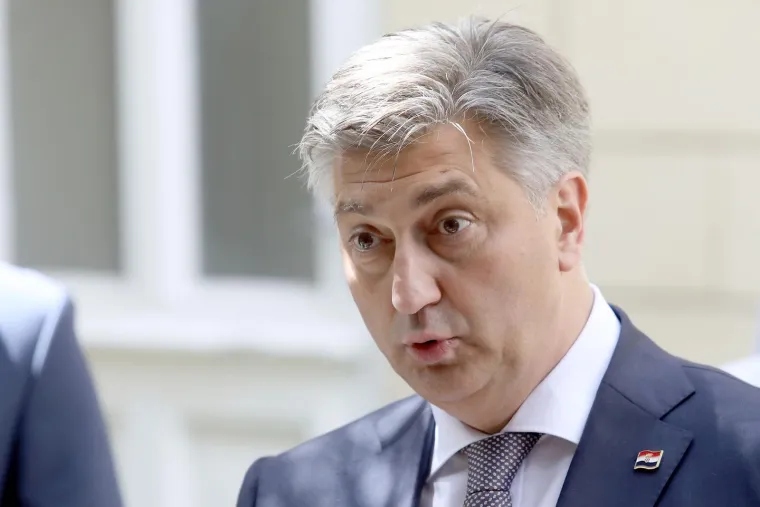 Devet godina vodi hrvatsku Vladu: Pogledajte kako se Plenković mijenjao, promjena je ogromna