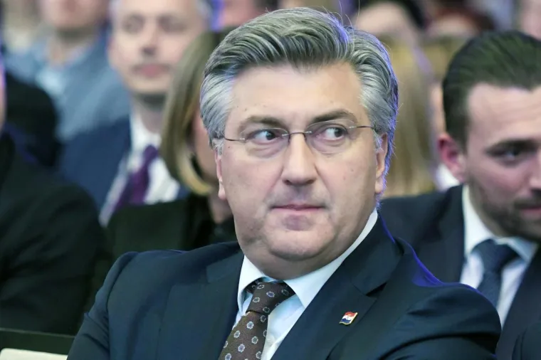 Devet godina vodi hrvatsku Vladu: Pogledajte kako se Plenković mijenjao, promjena je ogromna