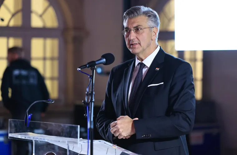 Devet godina vodi hrvatsku Vladu: Pogledajte kako se Plenković mijenjao, promjena je ogromna