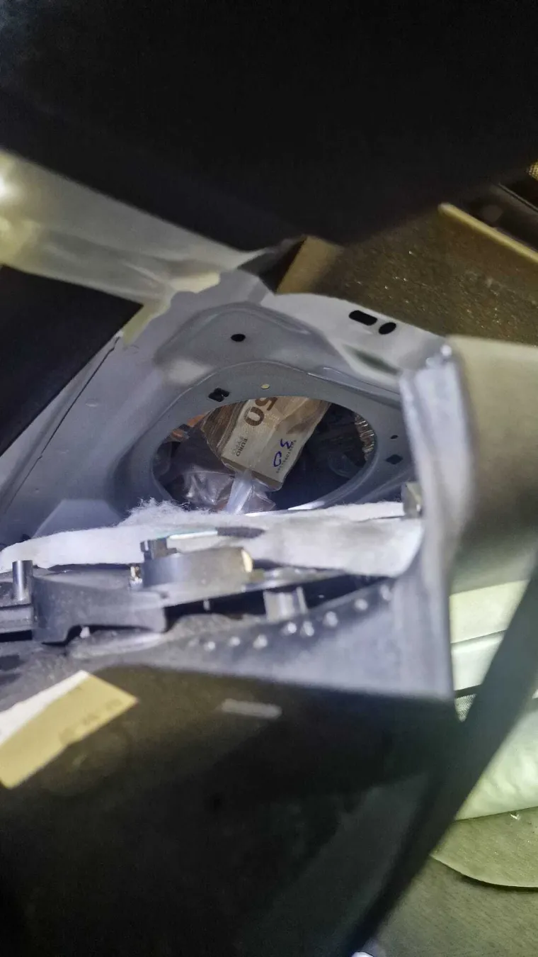 Albanac pao sa 700 tisuća eura u kešu, pogledajte gdje ih je nagurao: 'Ja sam nezaposlen'