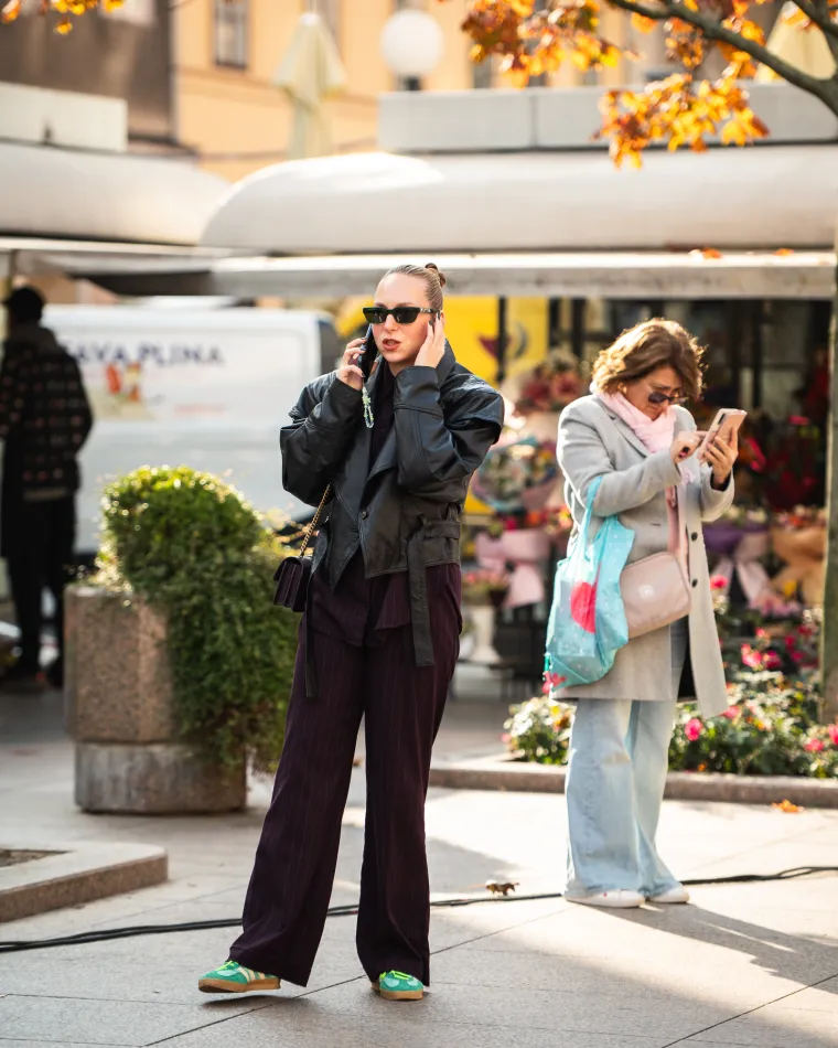 Dama u čipkastim hulahopkama zaustavila vrijeme na špici: Svi su gledali u njene duge noge