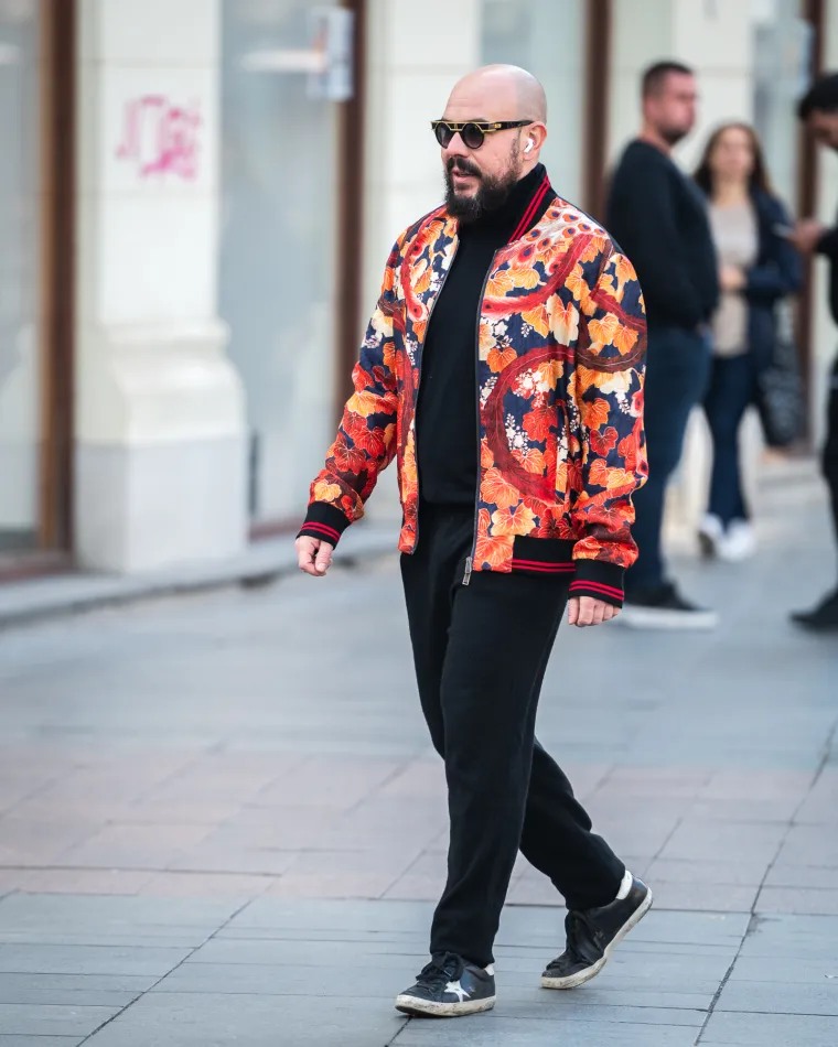 Dama u čipkastim hulahopkama zaustavila vrijeme na &scaron;pici: Svi su gledali u njene duge noge