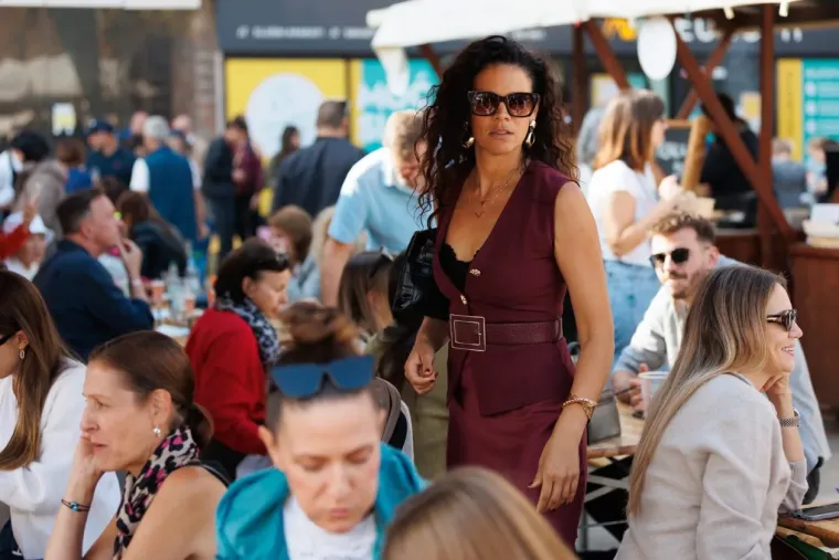 Ovakvo nešto se rijetko viđa: Dvije crnke u žutim kombinacijama zapalile centar Zadra