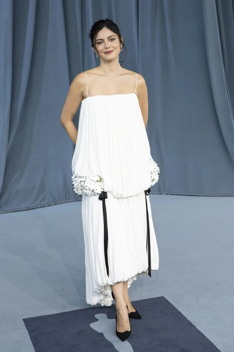 Kim Kardashian navukla plahtu na glavu, a ostali? Ovo su hrabri outfiti s plavog tepiha