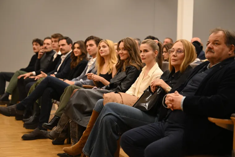 Pogledajte kako su izgledali glumci na predstavljanju nove RTL-ove serije 'Divlje pčele'