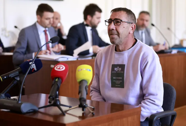 Nesuđeni hrvatski reprezentativac se nakon dugo vremena pojavio u javnosti: Prepoznajete li ga?