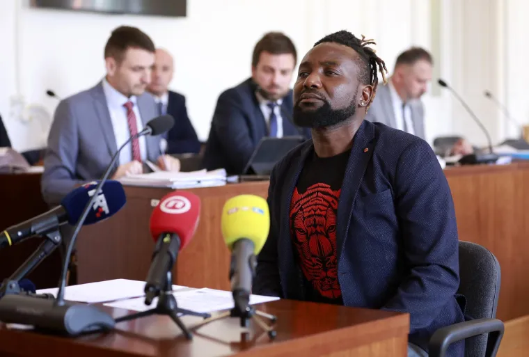 Nesuđeni hrvatski reprezentativac se nakon dugo vremena pojavio u javnosti: Prepoznajete li ga?