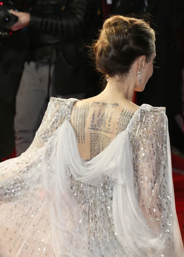 Ovo su najupečatljivije tetovaže Angeline Jolie: Od budističkih mantri do latinskih izreka