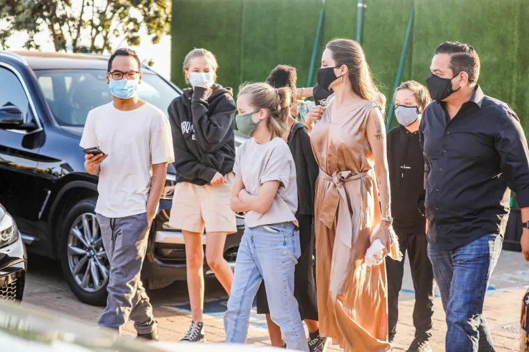 Ovo su najupečatljivije tetovaže Angeline Jolie: Od budističkih mantri do latinskih izreka