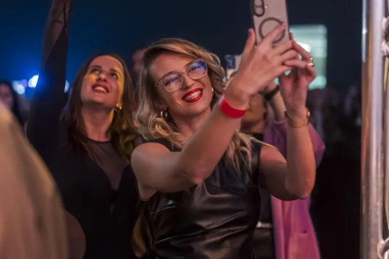 Aco Pejović priredio nezaboravan provod: Osmijeh na licima dama otkriva koliko im je bilo dobro