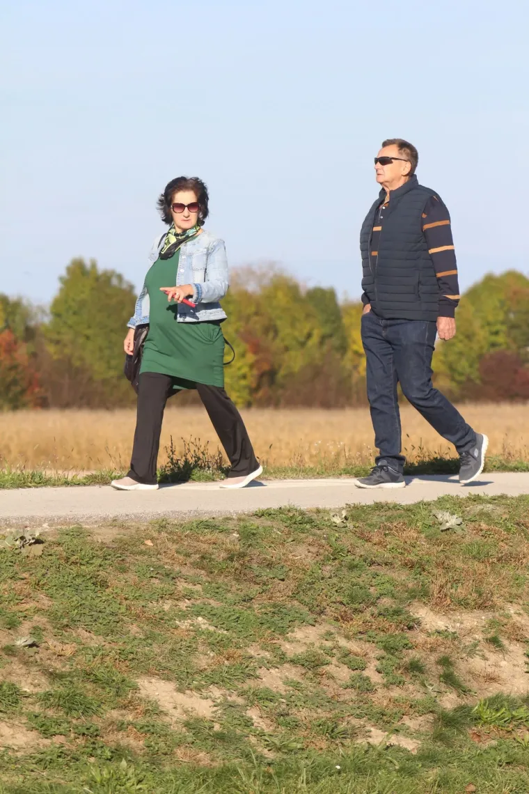 Vedra atmosfera uz Dravu: Pogledajte tko je sve uživao u &scaron;etnji Marinom Prelog