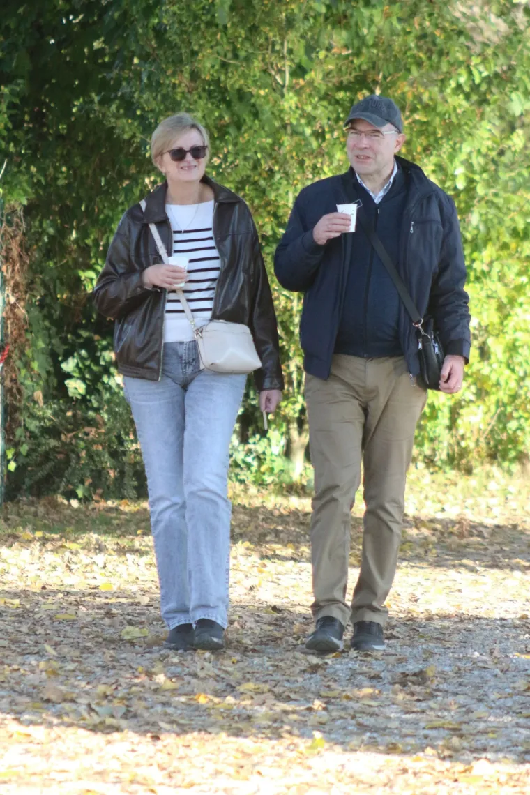 Vedra atmosfera uz Dravu: Pogledajte tko je sve uživao u &scaron;etnji Marinom Prelog