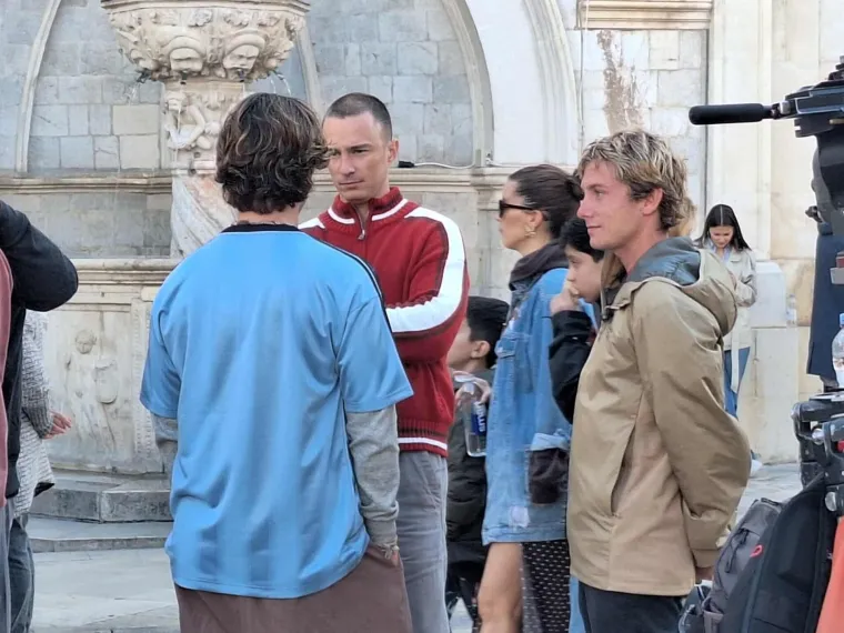 Zvijezde popularne serije stigle u Dubrovnik: Evo kako je izgledalo snimanje