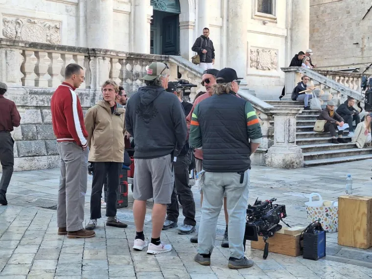 Zvijezde popularne serije stigle u Dubrovnik: Evo kako je izgledalo snimanje