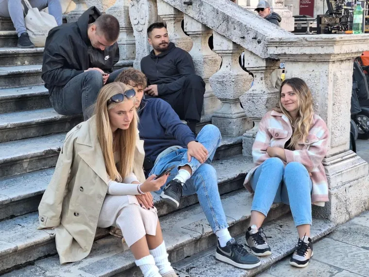 Zvijezde popularne serije stigle u Dubrovnik: Evo kako je izgledalo snimanje