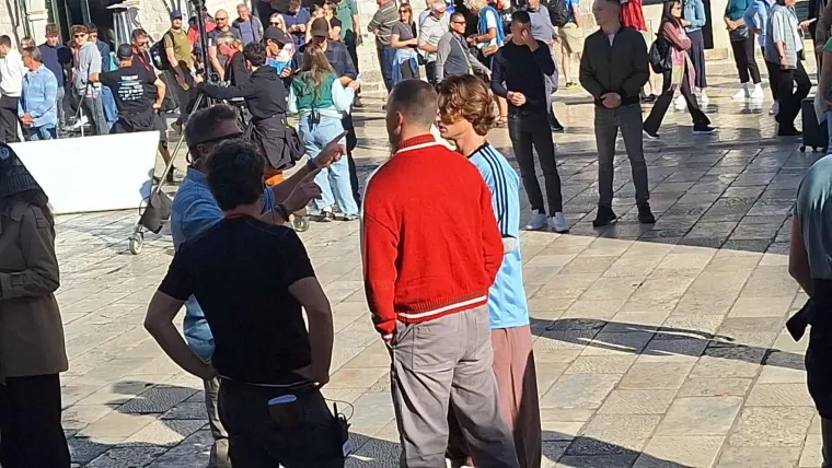 Zvijezde popularne serije stigle u Dubrovnik: Evo kako je izgledalo snimanje