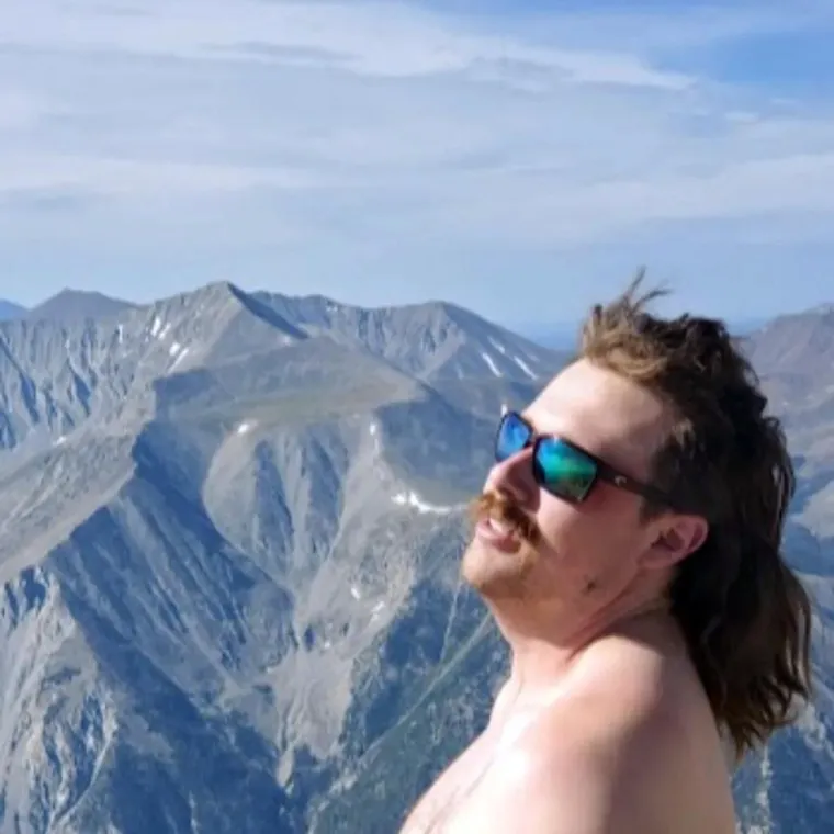 Okrunjen novi Kralj fudbalerki, izgleda kao klasični češki turist dolutao na Jadran 1983.