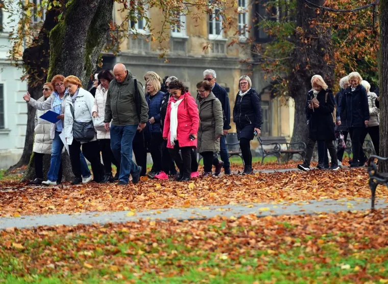 Šarmantne djevojke poharale špicu: Evo zašto su privlačile poglede