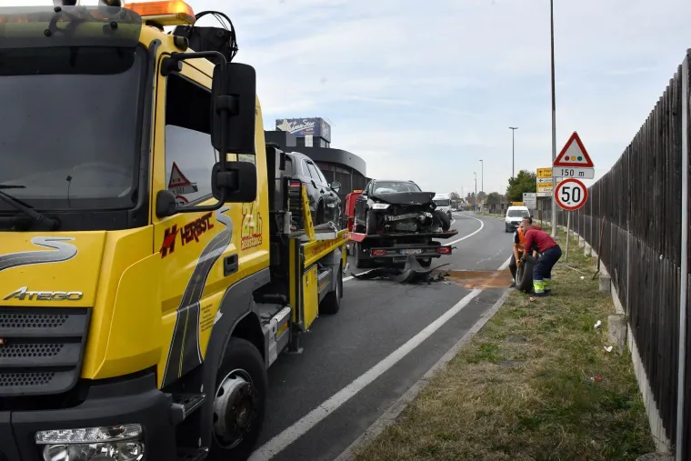 Kr&scaron; i lom na istoku Hrvatske: Sudar kod graničnog prijelaza, četvero ozlijeđenih