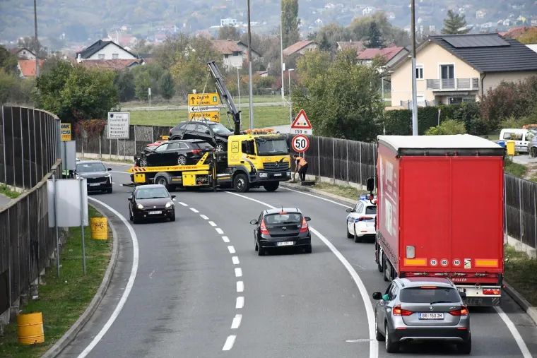 Kr&scaron; i lom na istoku Hrvatske: Sudar kod graničnog prijelaza, četvero ozlijeđenih