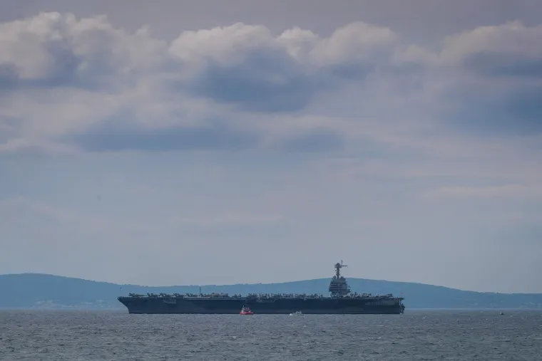 Ljepotica i zvijer: Najveći ratni brod ikad pored Poljuda pruža nezaboravne i gotovo filmske scene