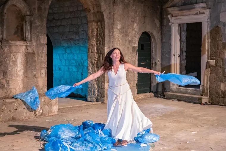 Pogledajte kako se zvijezda serije 'Sjene prošlosti' mijenjala kroz godine