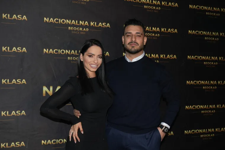 Tko je supruga Darka Lazića? S njim je doživjela prometnu nesreću, a evo čime se bavi