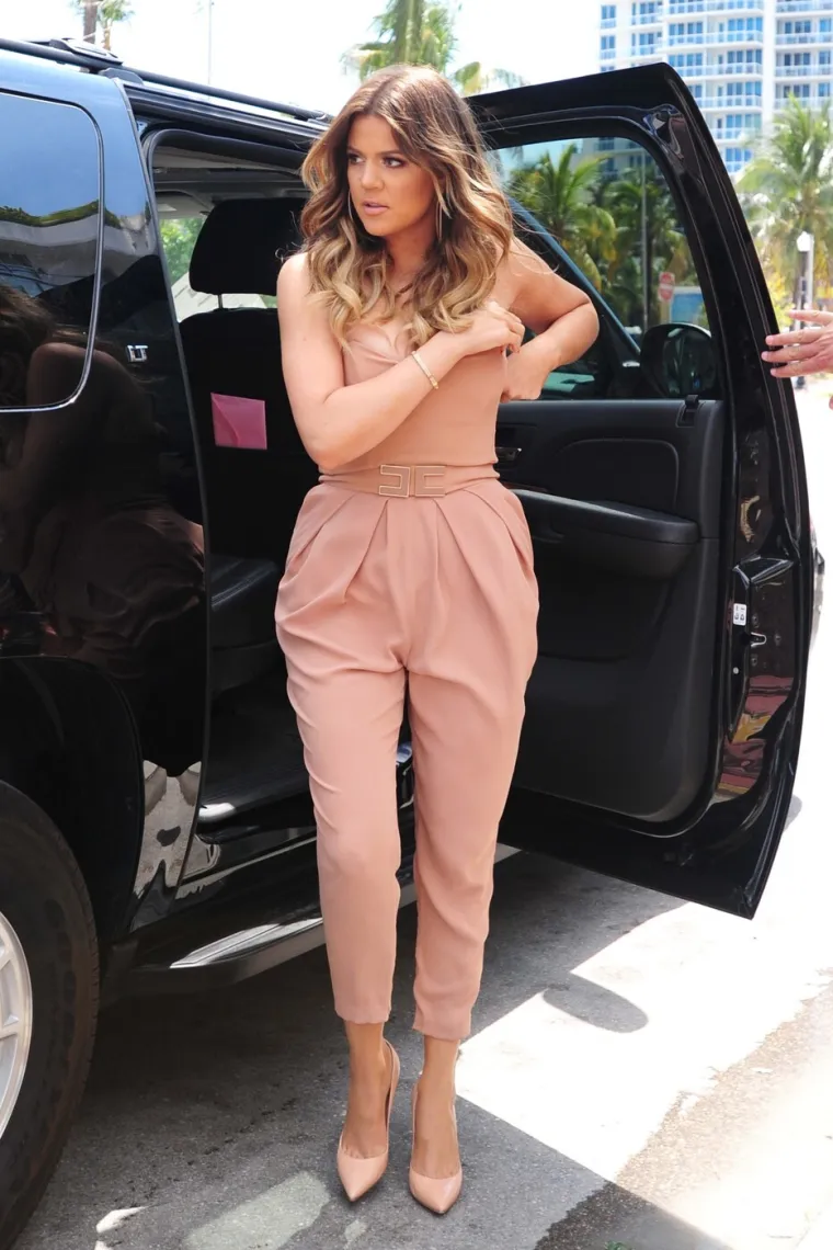 Kao da je druga osoba: Rijetki bi prepoznali Khloe Kardashian na fotografijama starim 20 godina