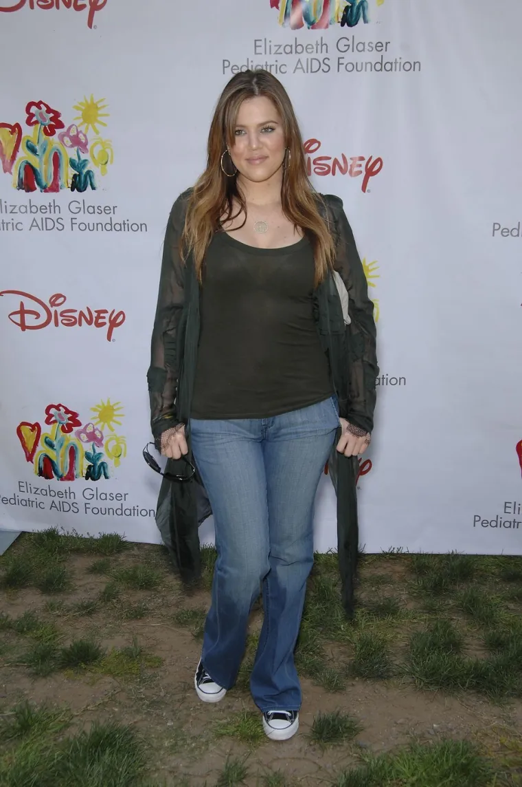 Kao da je druga osoba: Rijetki bi prepoznali Khloe Kardashian na fotografijama starim 20 godina