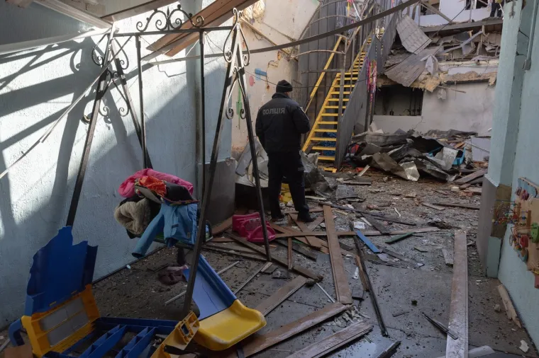 Prizori koji lede krv u žilama: Rusi ga sravnili, pogledajte kako izgleda uništeni ukrajinski vrtić