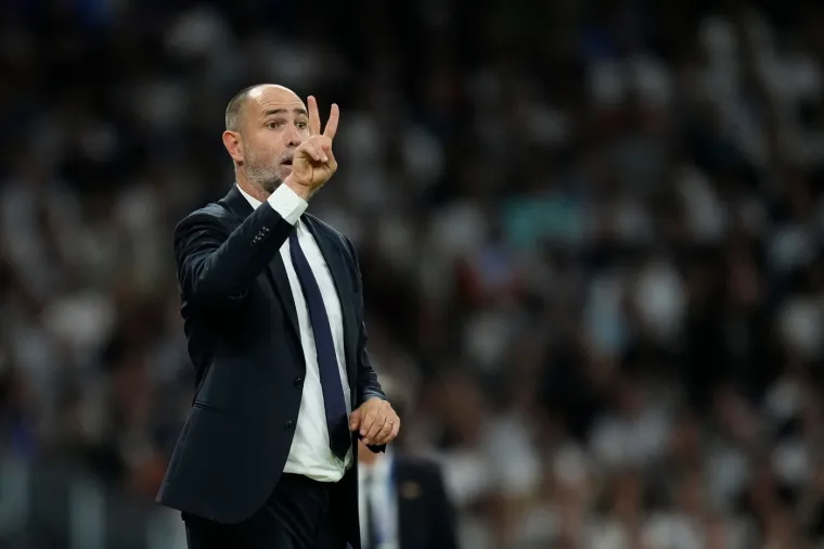 Sva lica Igora Tudora u Madridu: Pogledajte &scaron;to je radio uz aut-liniju, opasno mu se trese stolica