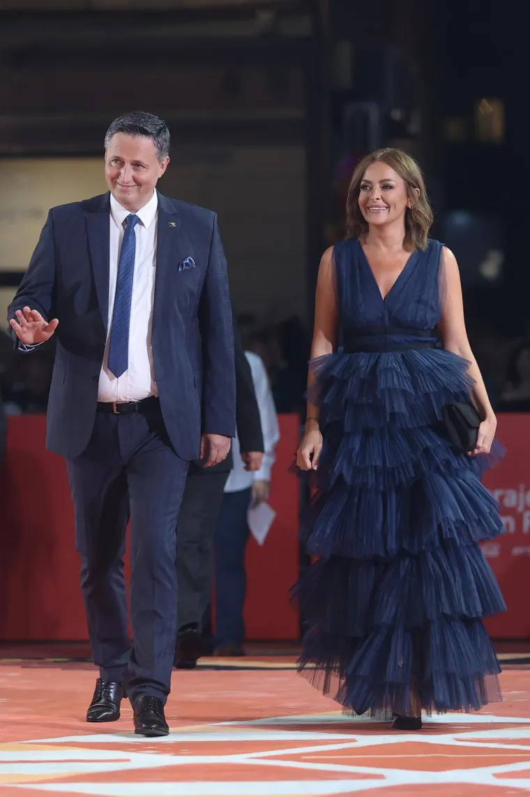 &Scaron;armantna Mirela nepogre&scaron;ivim stilom opravdava titulu Prve dame