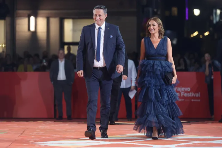 &Scaron;armantna Mirela nepogre&scaron;ivim stilom opravdava titulu Prve dame