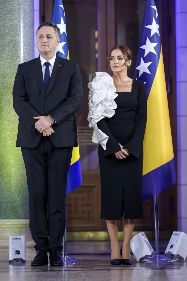 &Scaron;armantna Mirela nepogre&scaron;ivim stilom opravdava titulu Prve dame