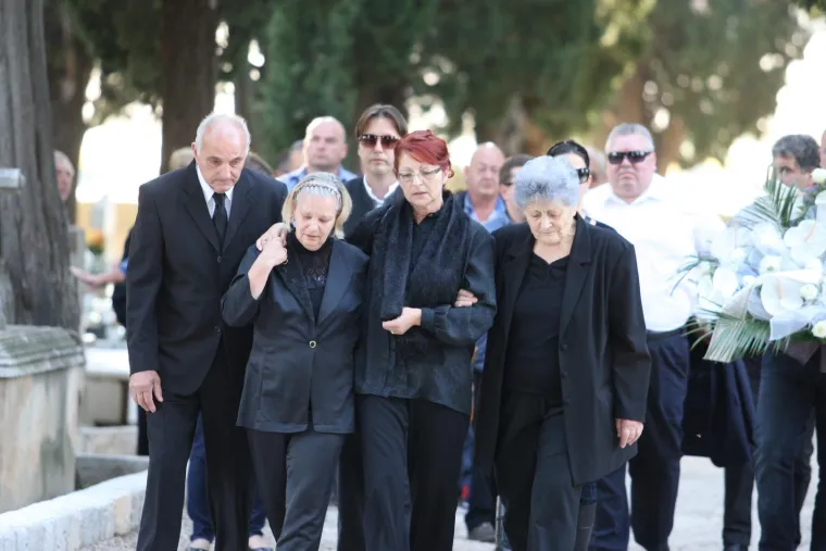 Na dana&scaron;nji dan Trogir je plakao: Svijet je napustio legendarni slavuj Vinko Coce