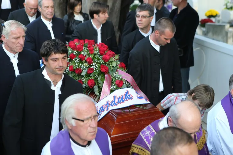 Na dana&scaron;nji dan Trogir je plakao: Svijet je napustio legendarni slavuj Vinko Coce