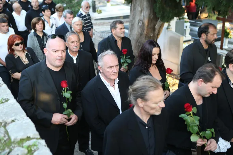 Na dana&scaron;nji dan Trogir je plakao: Svijet je napustio legendarni slavuj Vinko Coce