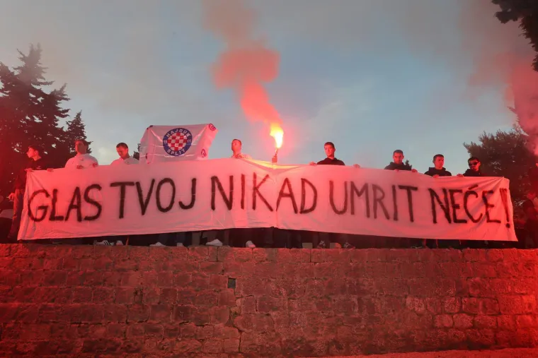 Na dana&scaron;nji dan Trogir je plakao: Svijet je napustio legendarni slavuj Vinko Coce