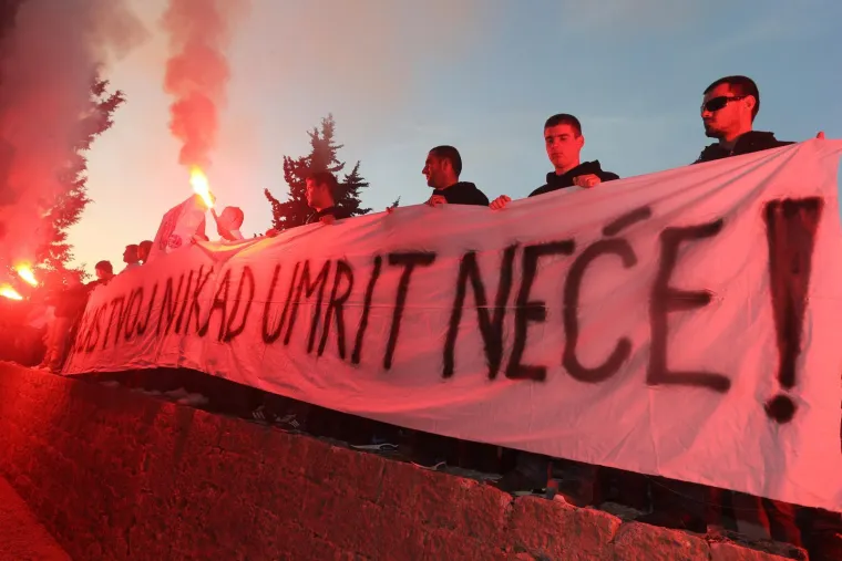 Na dana&scaron;nji dan Trogir je plakao: Svijet je napustio legendarni slavuj Vinko Coce