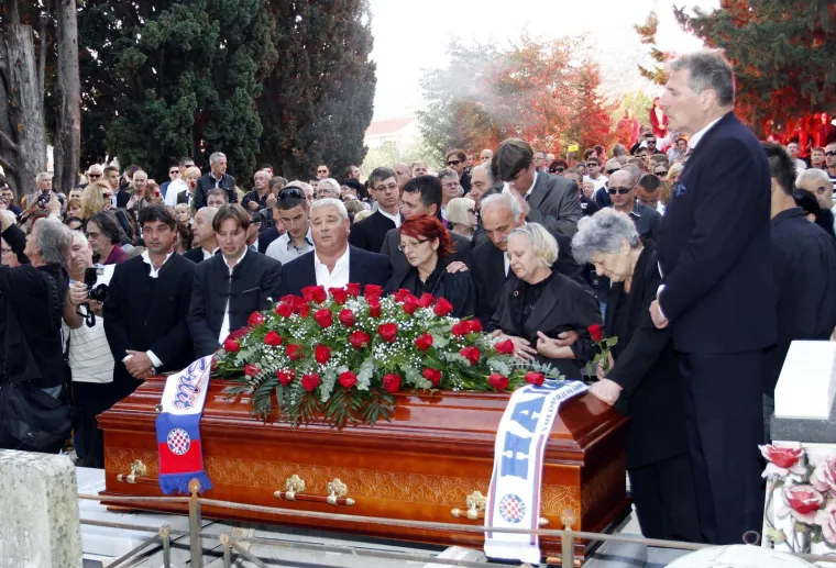 Na dana&scaron;nji dan Trogir je plakao: Svijet je napustio legendarni slavuj Vinko Coce