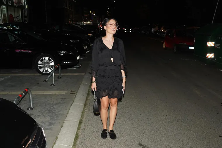 Priča se da ju partner vara s osobom koja ga sad ucjenjuje, a ona zbog svega završila u bolnici