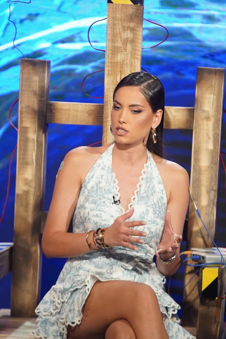 Priča se da ju partner vara s osobom koja ga sad ucjenjuje, a ona zbog svega zavr&scaron;ila u bolnici