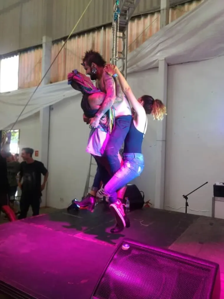 Vidite li mili pogled ovog slatkog dječaka? Danas mu se ljudi zgražaju zbog demonskog izgleda