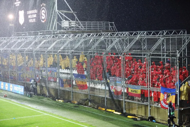 Pogledajte u kakvim uvjetima je morala igrati Rijeka: Česi su bili spremni